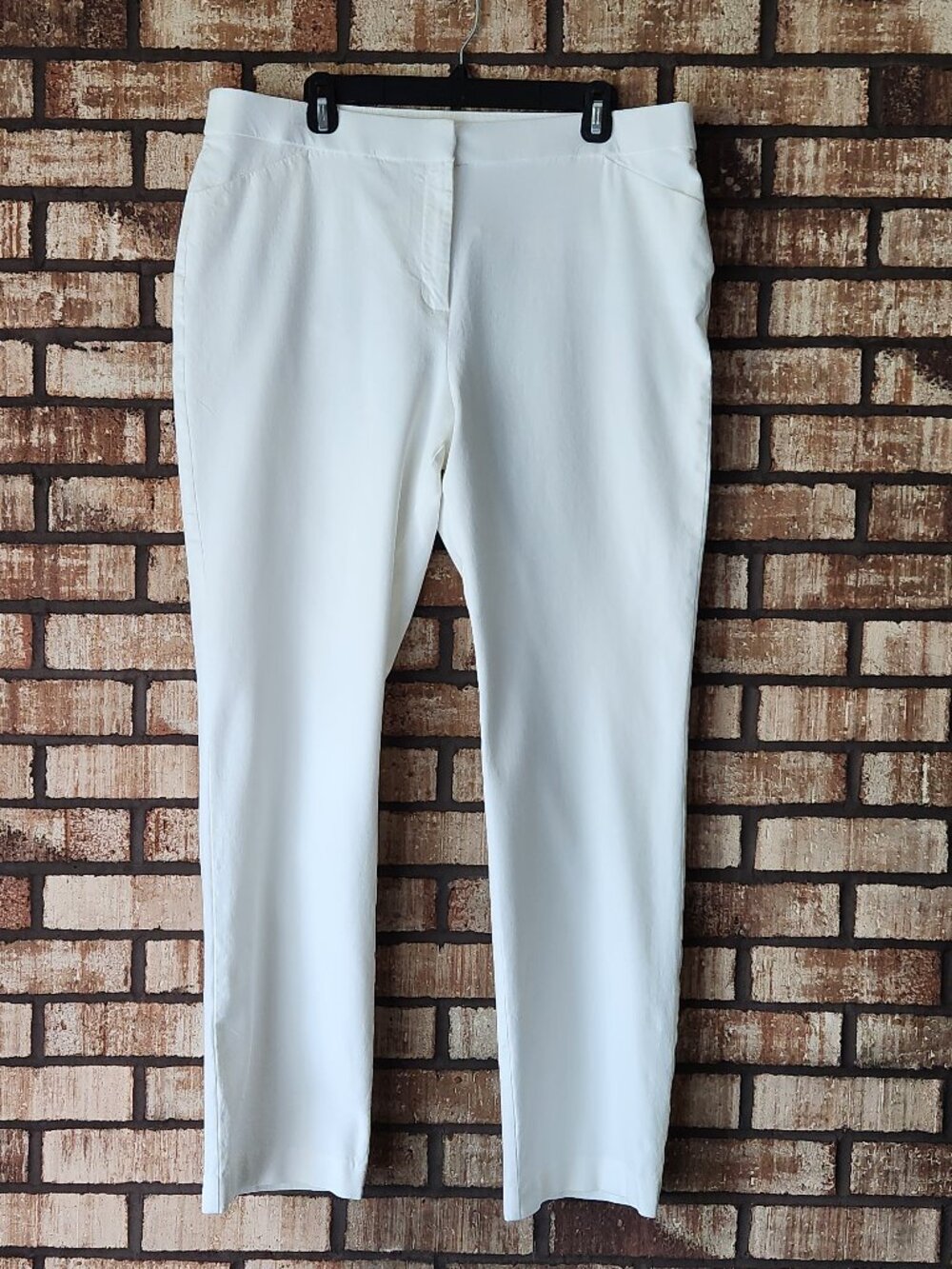 Chico's White Stretch Flat Front Pant Front Pockets Size 2.5